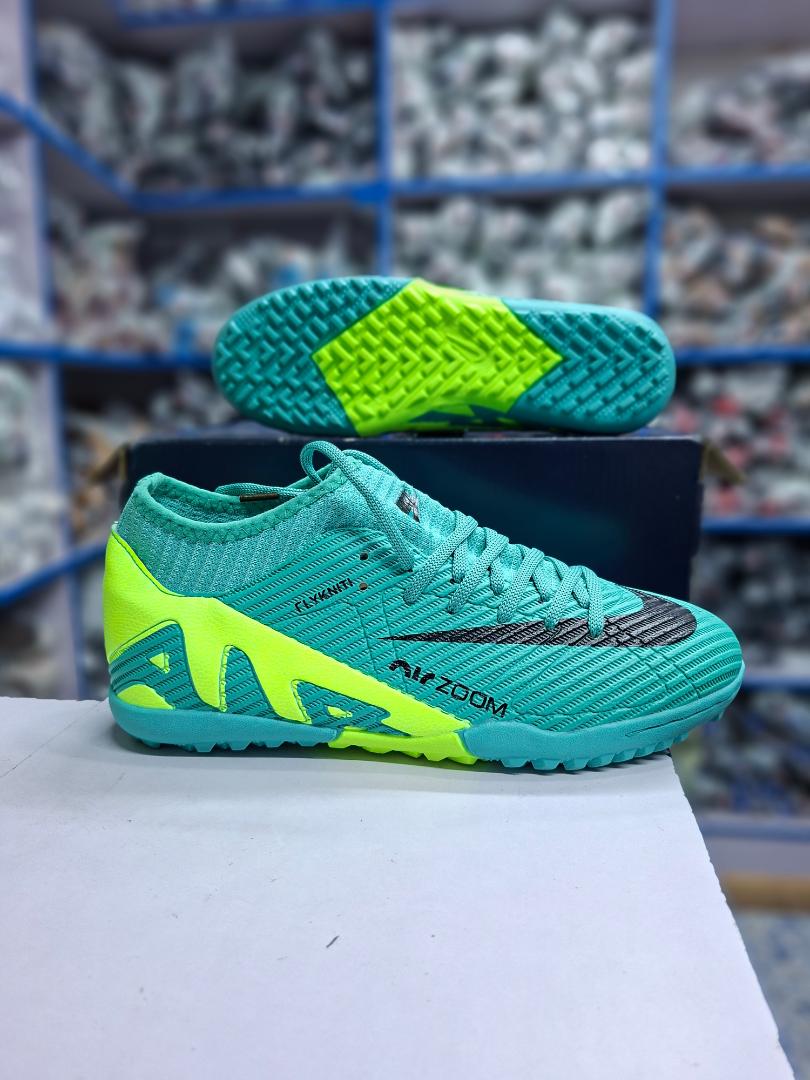 football Trainer boots quality shoe