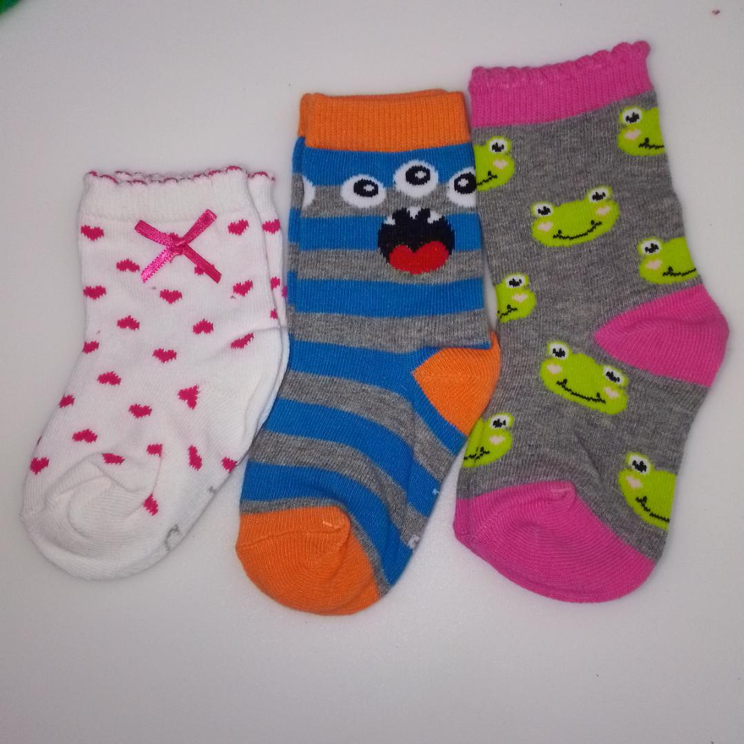 6 pairs 2-3 yrs old cotton socks, toddler/children,kids socks, 2 of the pairs with a small bow detail.