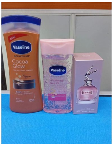 VASELINE SPECIAL OFFER!!!!! Intensive Care With Pure Cocoa Butter and Shea Butter Lotion+ Vitamin B3 Body Oil + Smart Collection Perfume.