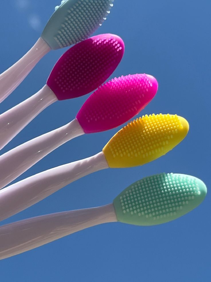 SOFT & GENTLE 3 Pcs: Lip Exfoliating Brush
