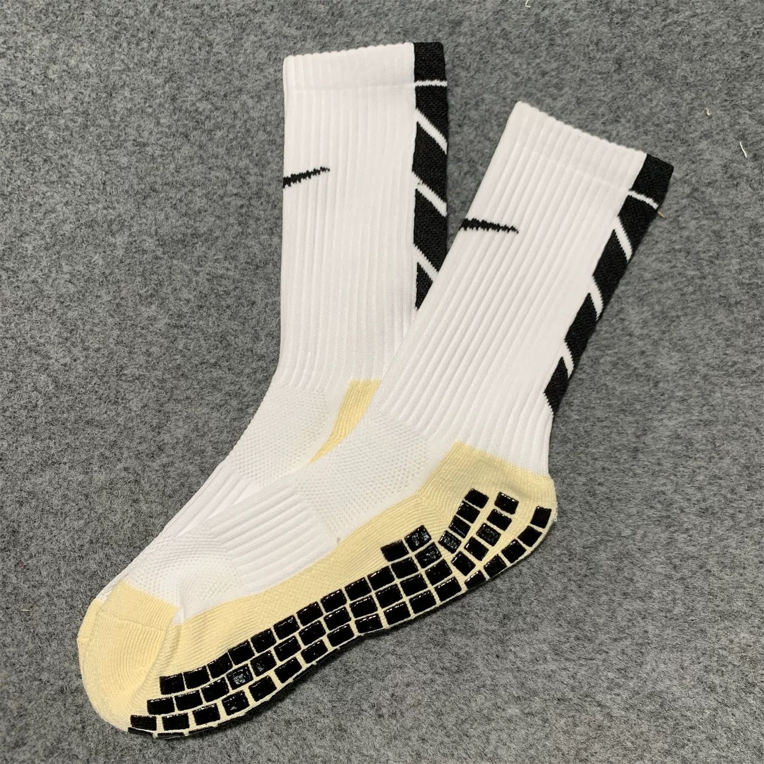 Breathable & ComfortableFootball Socks warm and Anti-Slip & Anti-Odor soccer socks Quick-Drying kids' socks For Mens Football Match