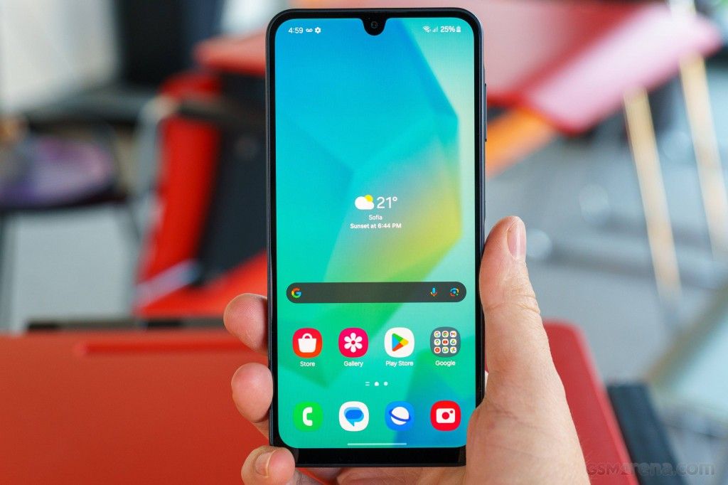 LIMITED OFFER BRAND NEW SAMSUNG GALAXY A16, 5G 6.7'' HD+, 4GB RAM + 128GB ROM, DUAL SIM, 50MP, 5000mAh  COMES WITH FREE GIFTS ( AIRPODS + SMART WATCH +POWERBANK ) FOR YOU