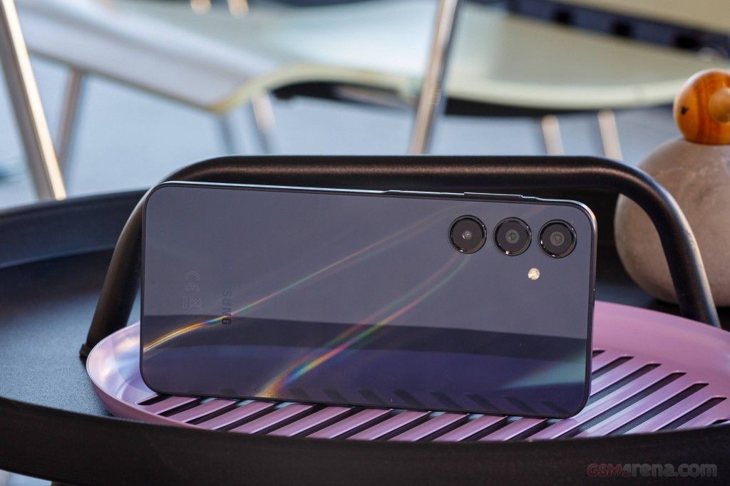 LIMITED OFFER BRAND NEW SAMSUNG GALAXY A16, 5G 6.7'' HD+, 4GB RAM + 128GB ROM, DUAL SIM, 50MP, 5000mAh  COMES WITH FREE GIFTS ( AIRPODS + SMART WATCH +POWERBANK ) FOR YOU