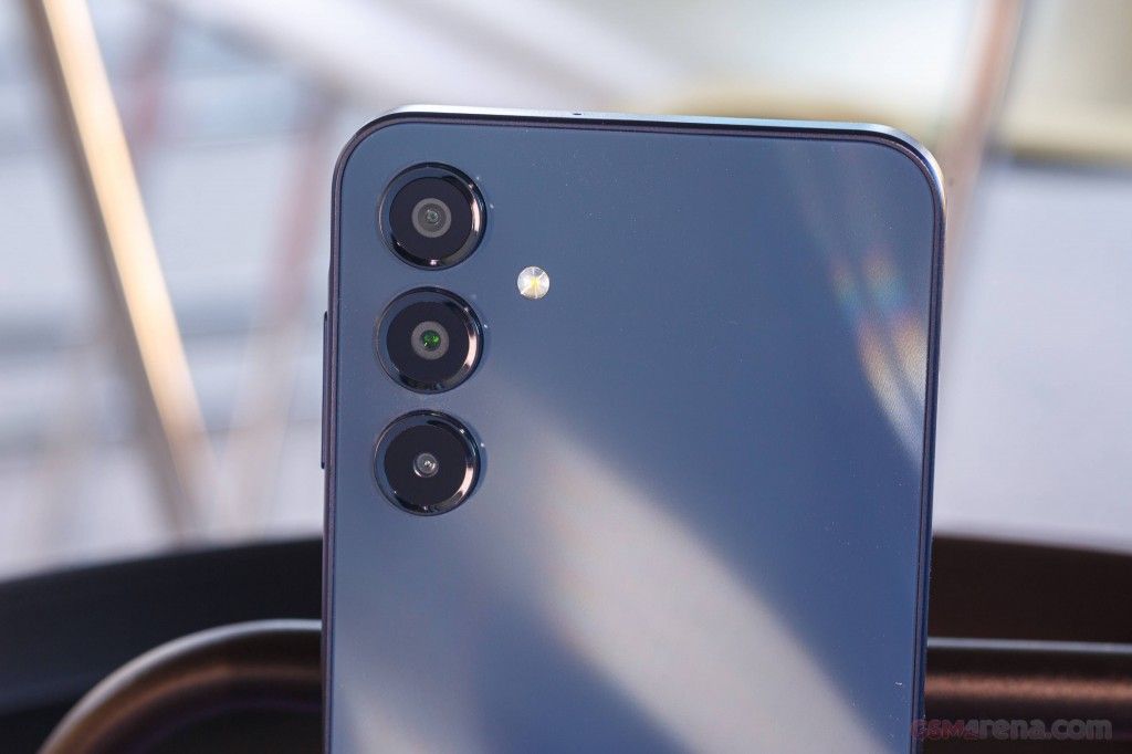LIMITED OFFER BRAND NEW SAMSUNG GALAXY A16, 5G 6.7'' HD+, 4GB RAM + 128GB ROM, DUAL SIM, 50MP, 5000mAh  COMES WITH FREE GIFTS ( AIRPODS + SMART WATCH +POWERBANK ) FOR YOU
