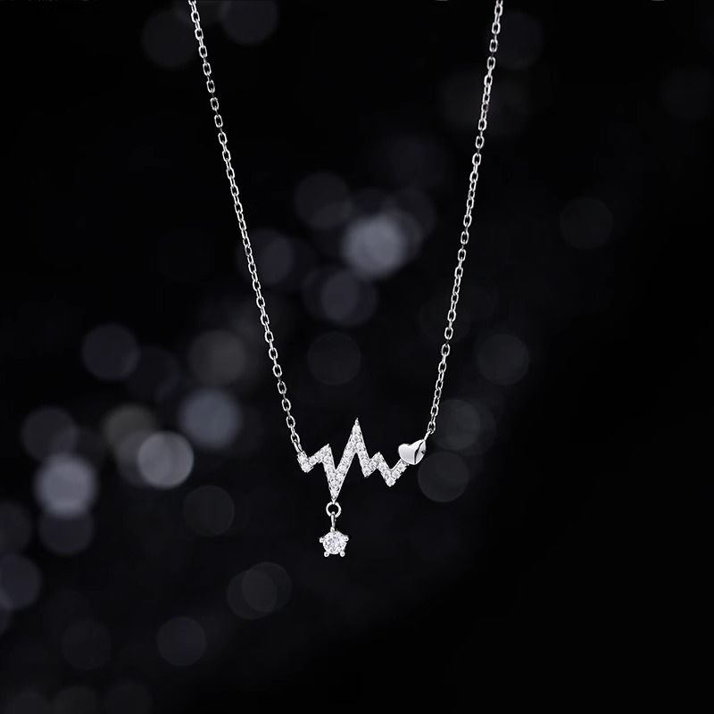 Women's Necklaces Romantic Heartbeat Necklace High-end clavicle chain Sweater Necklace