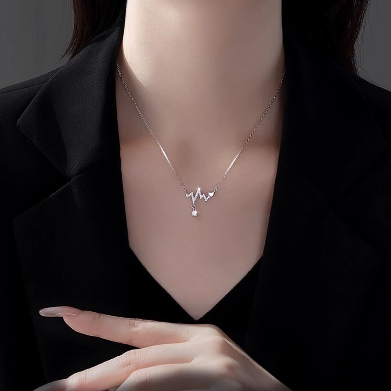 Women's Necklaces Romantic Heartbeat Necklace High-end clavicle chain Sweater Necklace