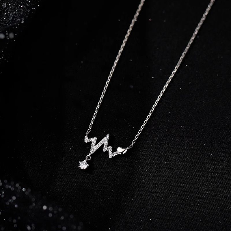 Women's Necklaces Romantic Heartbeat Necklace High-end clavicle chain Sweater Necklace