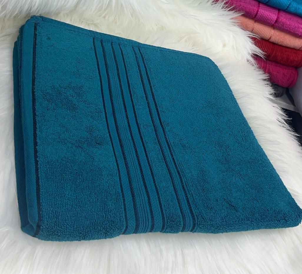 Prestige large coloured towels 90x165cm made from 100% Cotton, making them exceptionally soft and durable. Whether it’s a face towel, hand towel, bath towel, or bath sheet, the plush thickness helps