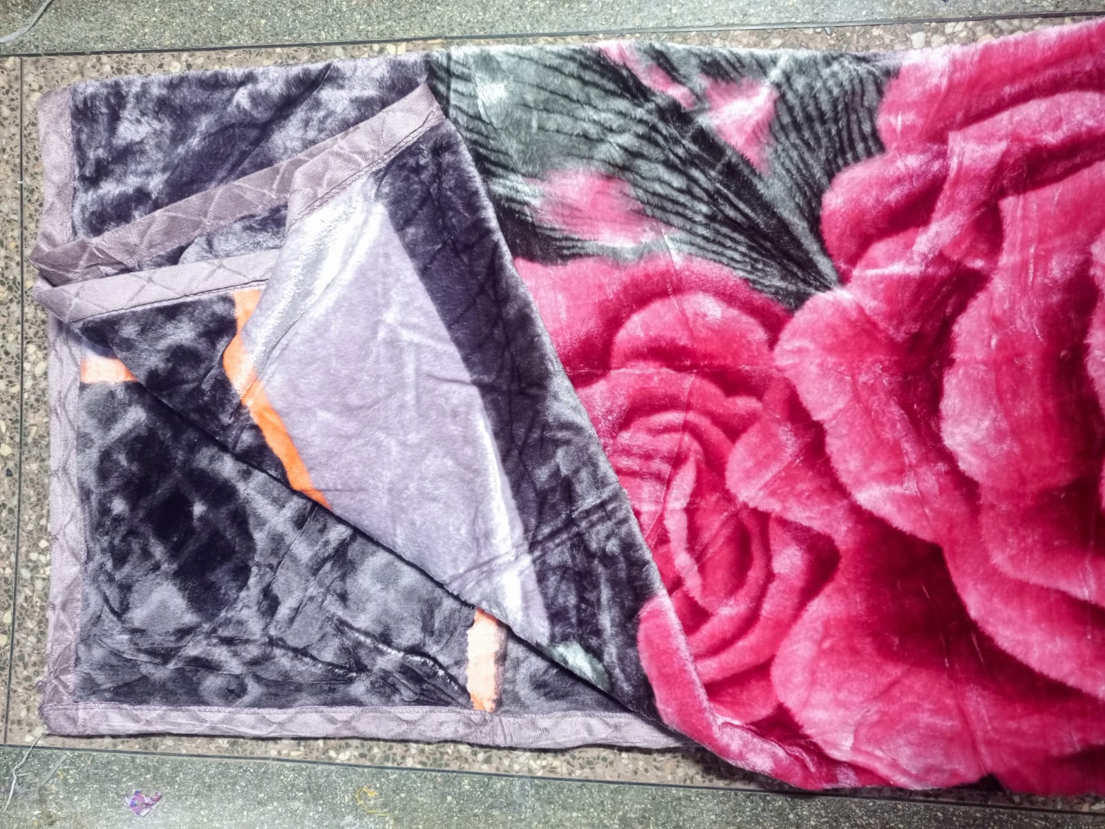 Double Layer Luxury Thick Raschel Blanket Fleece Mink Weighted Blanket For Double Bed Soft Warm Heavy Fluffy Duvet Throw Blankets (Random Color Dispatch)