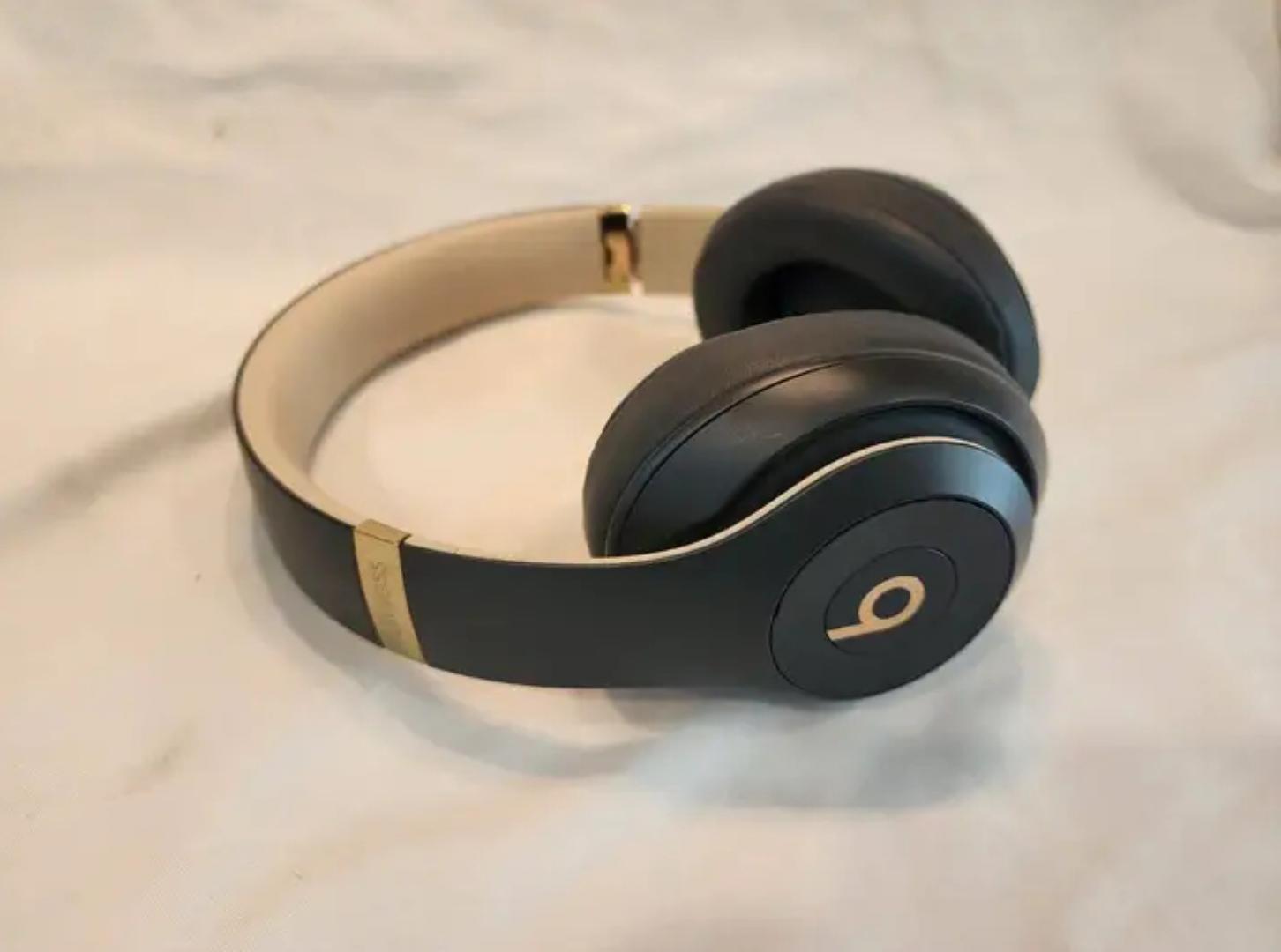 Beats Studio 3 Wireless Headphones-Noise Cancelling