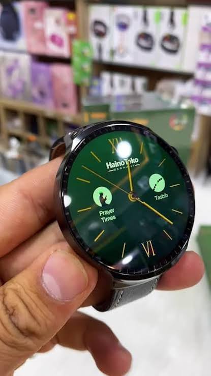 Haino Teko RW50 Smart Watch High Resolution Amolled Screen with 3 straps of leather, silicone and metal