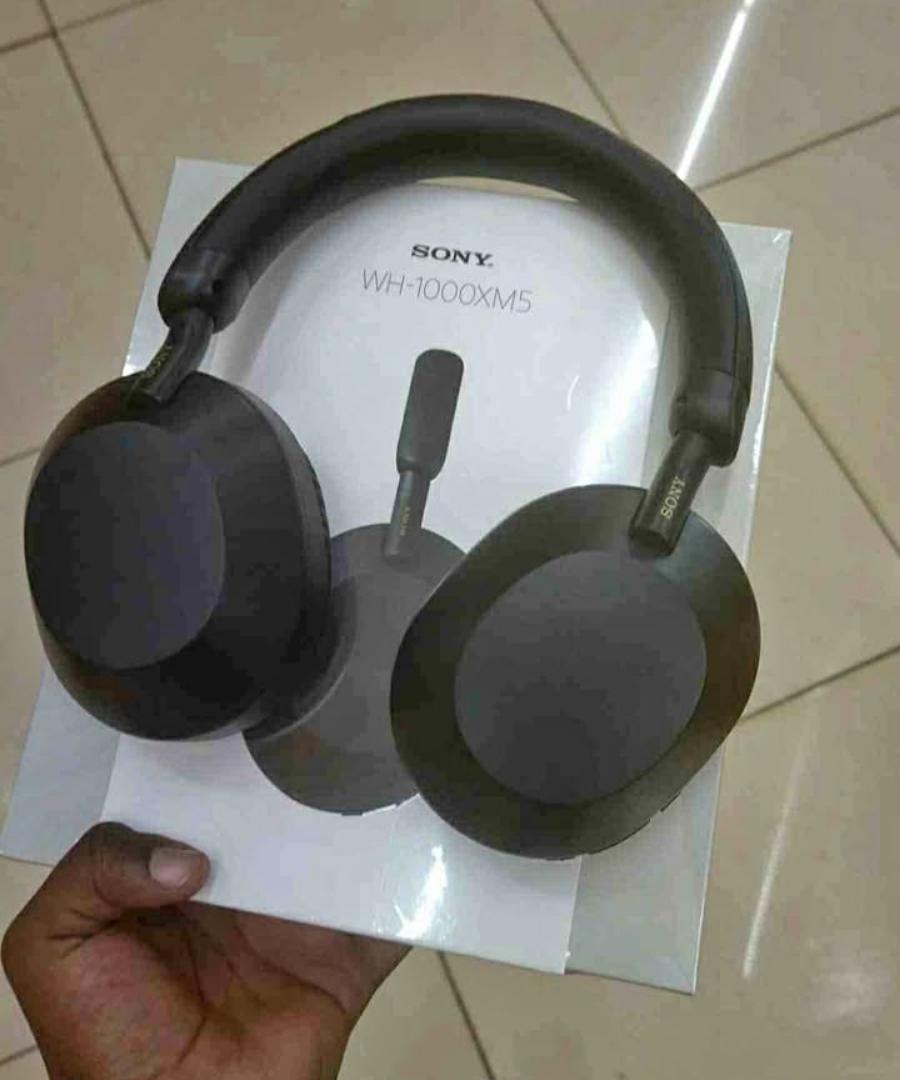 Sony WH-1000XM5 Wireless Headphones-Noise Cancelling Technology, Built in Mic , Bluetooth Enabled Overhead Headphones