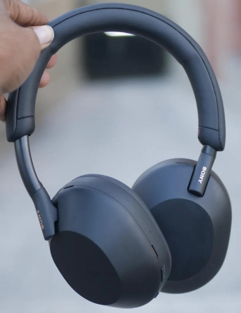 Sony WH-1000XM5 Wireless Headphones-Noise Cancelling Technology, Built in Mic , Bluetooth Enabled Overhead Headphones