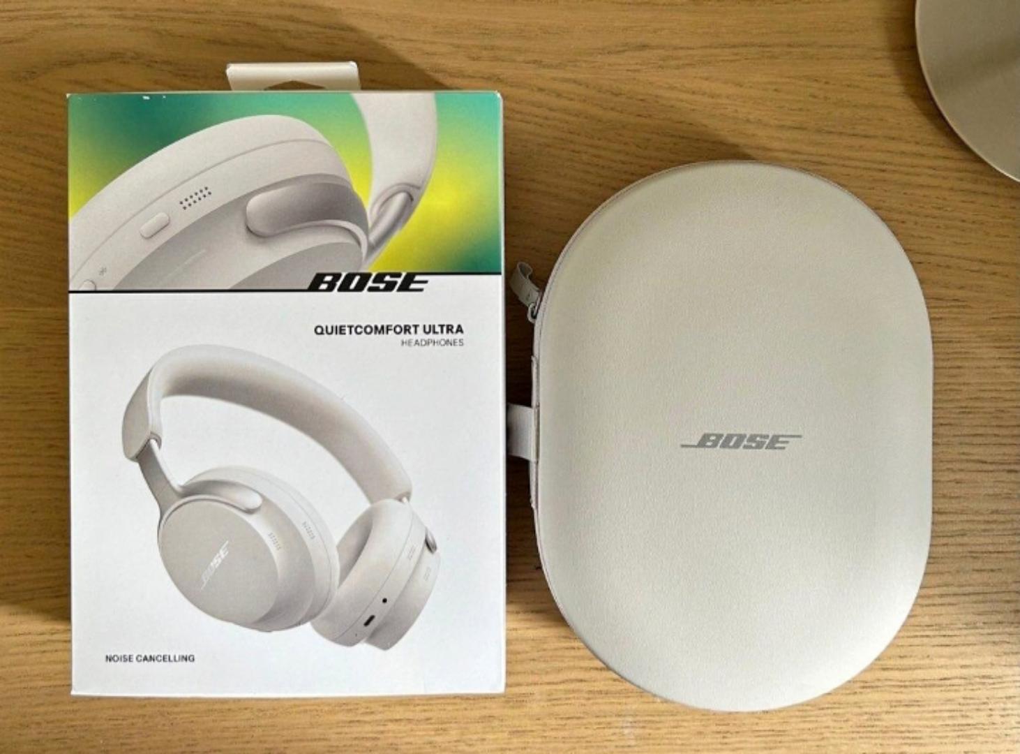 Bose Quite Comfort Wireless Headphones-Noise Cancelling, 5.4 Wireless Version, Powerful Bass, Overhead Headphones, Noise Reduction Technology, Built in Mic for Calls
