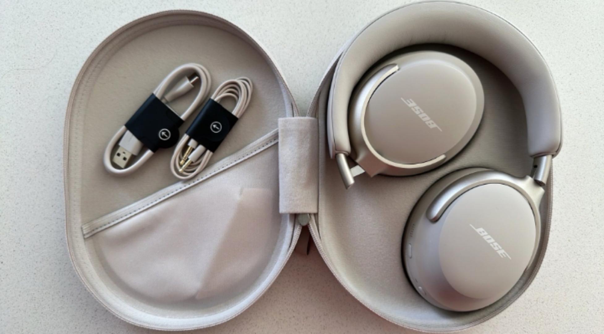 Bose Quite Comfort Wireless Headphones-Noise Cancelling, 5.4 Wireless Version, Powerful Bass, Overhead Headphones, Noise Reduction Technology, Built in Mic for Calls