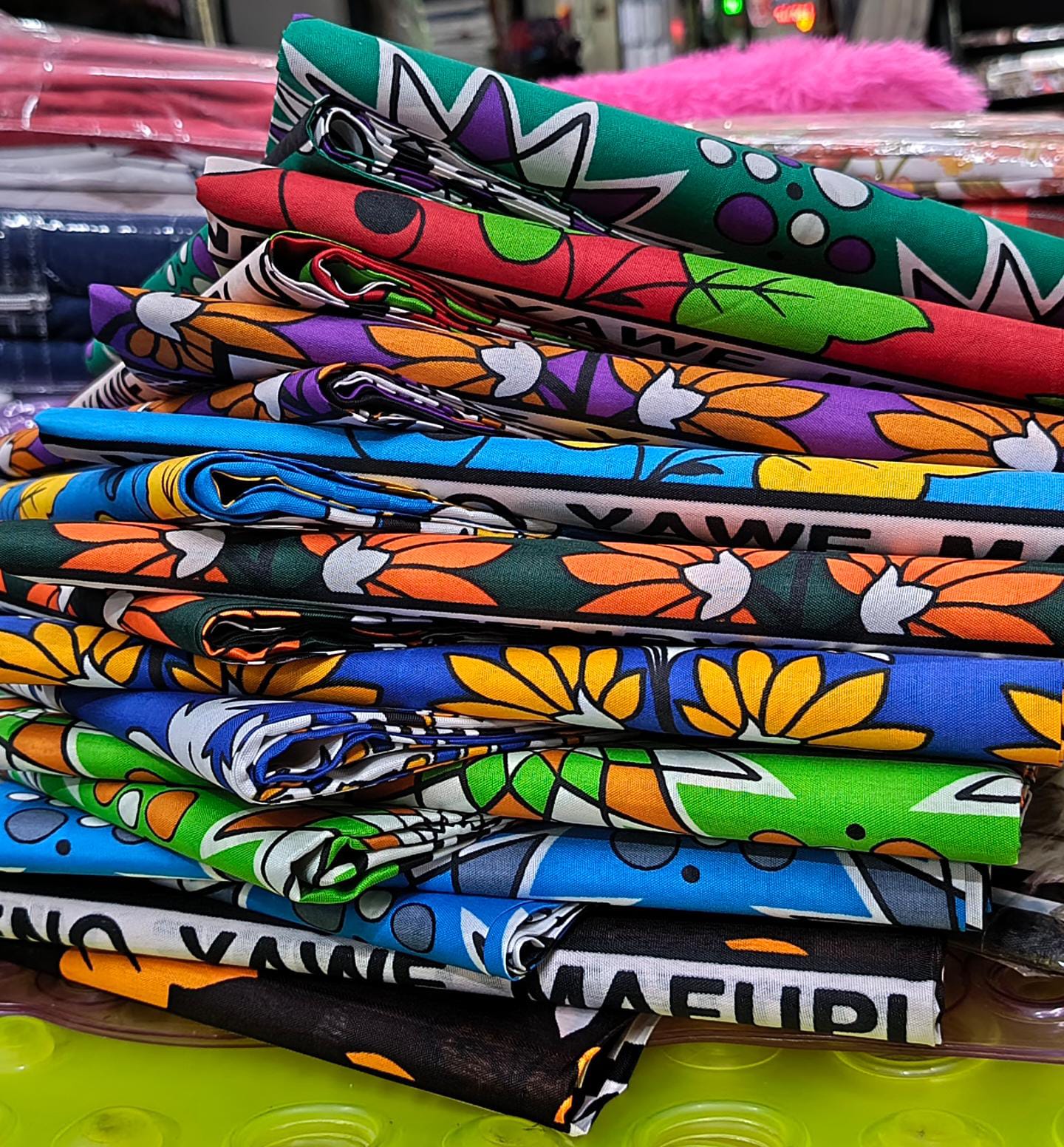 🔥🔥🔥
✨Swahili leso Elefant beautiful 
    📌in stock
Pair,Show yourself some love with our Most elegant perfect quality lesos. Made of  93%cotton fabric to absorb excess heat and moisture giving you