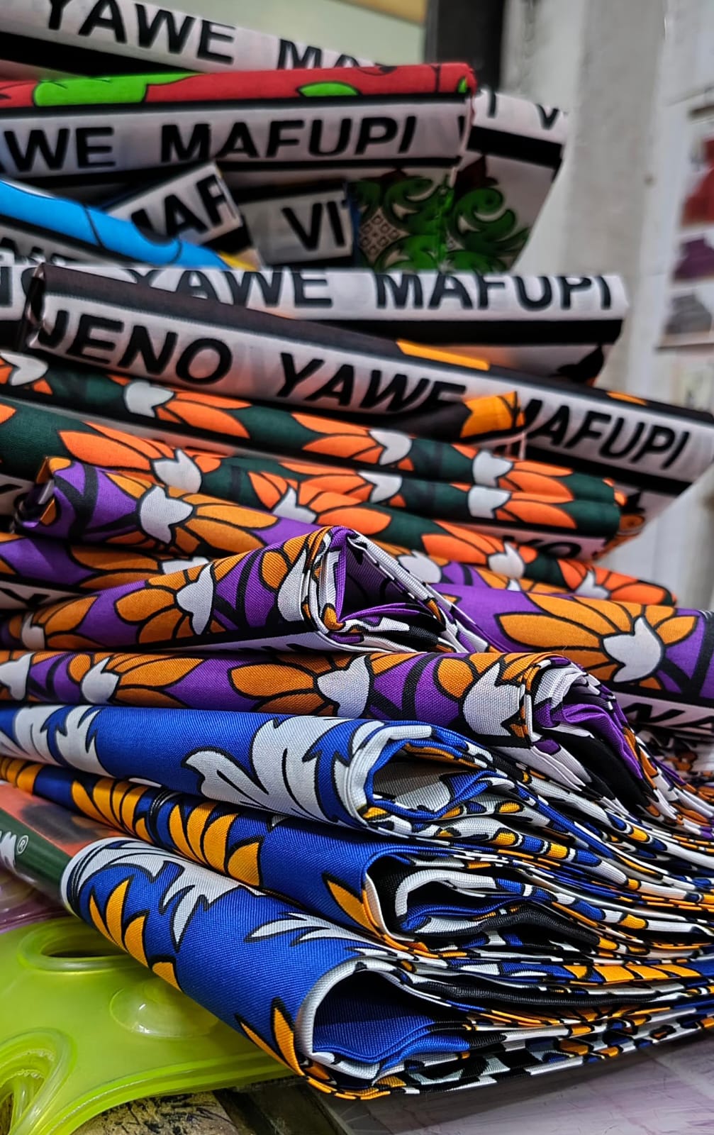 🔥🔥🔥
✨Swahili leso Elefant beautiful 
    📌in stock
Pair,Show yourself some love with our Most elegant perfect quality lesos. Made of  93%cotton fabric to absorb excess heat and moisture giving you