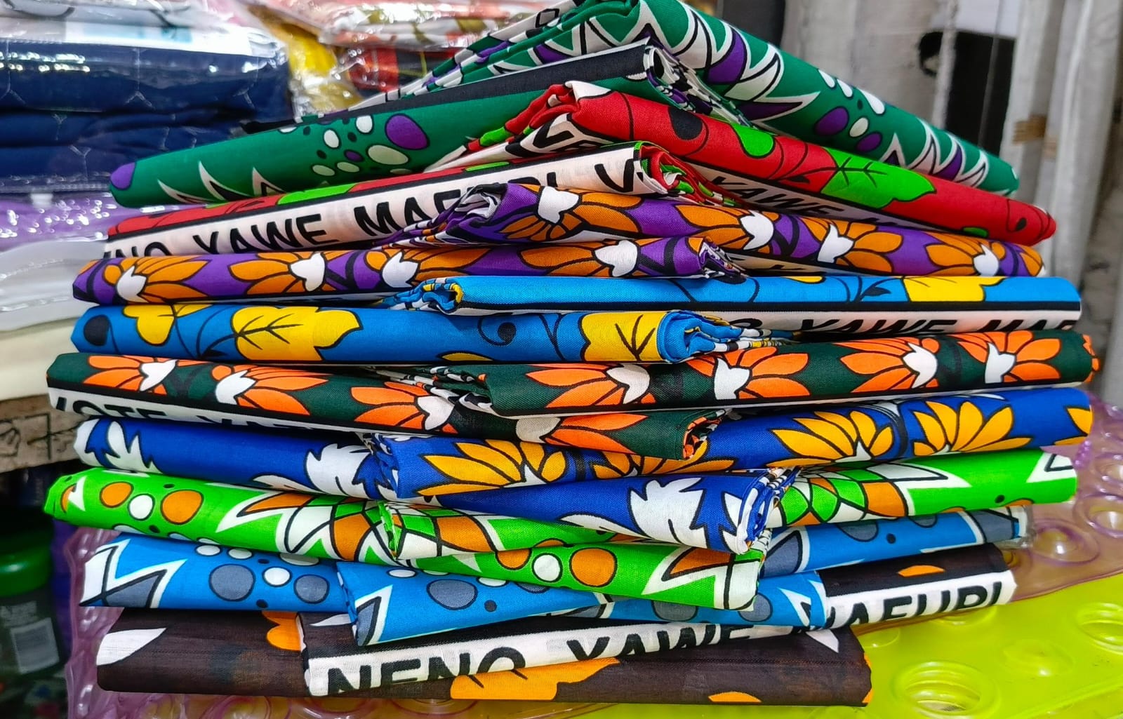 🔥🔥🔥
✨Swahili leso Elefant beautiful 
    📌in stock
Pair,Show yourself some love with our Most elegant perfect quality lesos. Made of  93%cotton fabric to absorb excess heat and moisture giving you