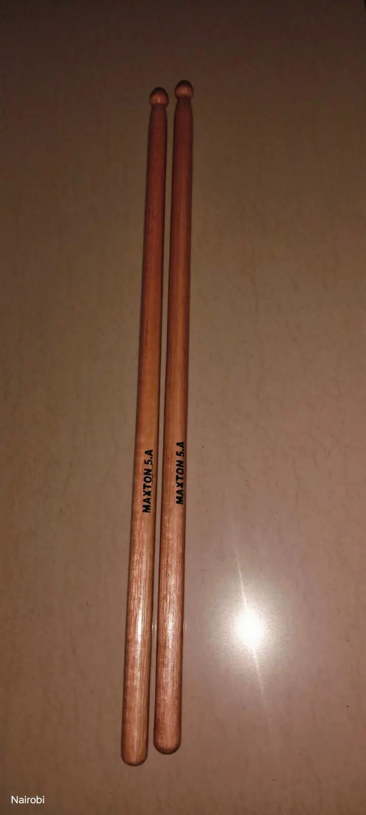 2pcs drum sticksBalanced towards the tip-end for quick sound and response.
- Great size, weight and balance are perfect for all-round use