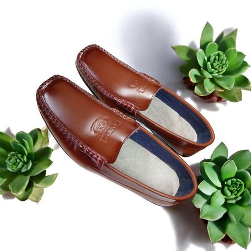 pure leather men`s official loafers shoes -brown