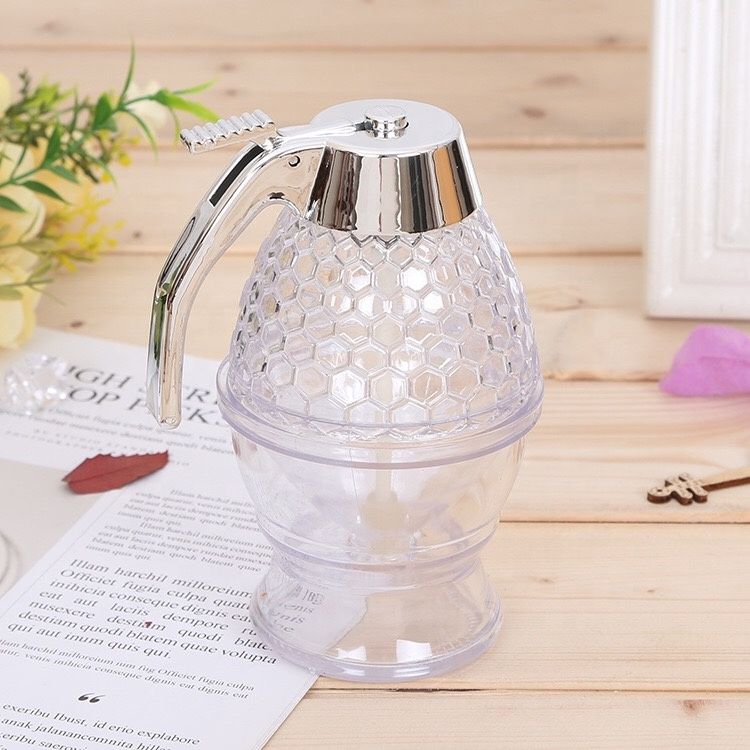 HONEY DISPENSER – NO DRIP GLASS WITH STAND – HONEY JAR – CLEAR GLASS HONEY CONTAINER WITH DIPPER – MAPLE SYRUP DISPENSER – HONEY POT WITH STAND – HONEY BOTTLE WITH FLIP TOP LID