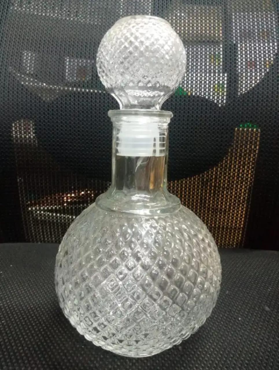 1L THICK GLASS WHISKY BOTTLE  WITH AIR TIGHT TOT CORK GLASS DECANTER WITH AIRTIGHT STOPPER, 1000ML LIQUOR DECANTER BOTTLE FOR ALCOHOL , WINE , SCOTCH , BRANDY OR BOURBON DECANTER , LEAD-FREE CRYSTAL