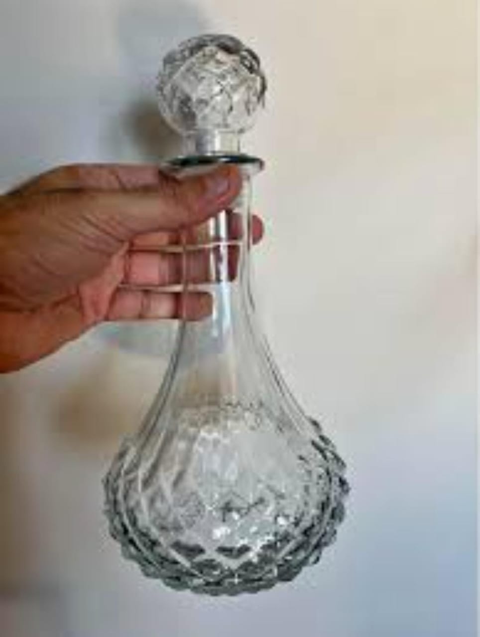 1L THICK GLASS WHISKY BOTTLE  WITH AIR TIGHT TOT CORK GLASS DECANTER WITH AIRTIGHT STOPPER, 1000ML LIQUOR DECANTER BOTTLE FOR ALCOHOL , WINE , SCOTCH , BRANDY OR BOURBON DECANTER , LEAD-FREE CRYSTAL