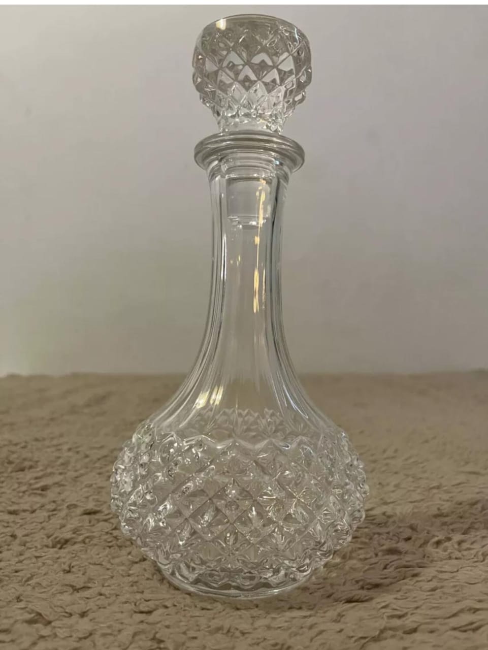 1L THICK GLASS WHISKY BOTTLE  WITH AIR TIGHT TOT CORK GLASS DECANTER WITH AIRTIGHT STOPPER, 1000ML LIQUOR DECANTER BOTTLE FOR ALCOHOL , WINE , SCOTCH , BRANDY OR BOURBON DECANTER , LEAD-FREE CRYSTAL