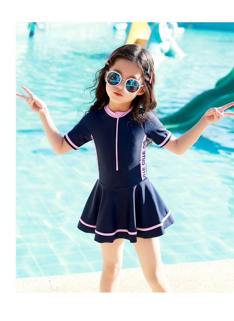 Children's swimsuits, girls' one piece swimsuits, older children's babies, conservative girls, student swimsuits