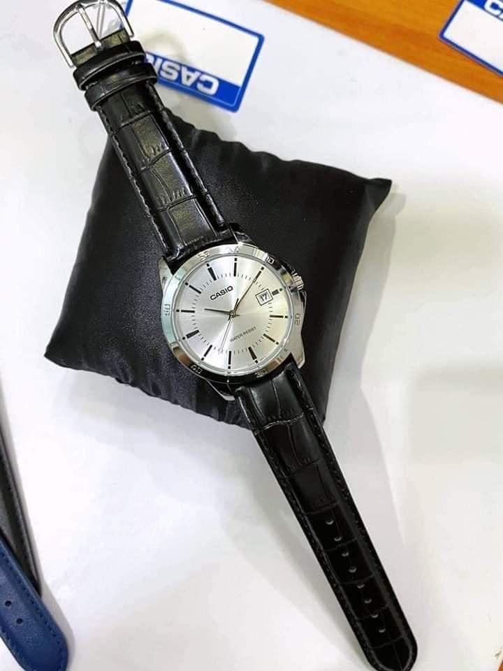 Casio Men's Leather Watch V004L 7A