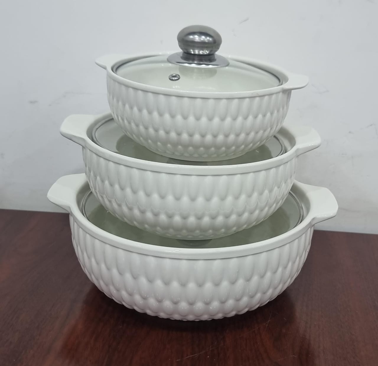 🥀✨New and unique patterns alert💫🎯High quality 3in1 ceramic serving dish.are made of premium LEAD-FREE and chip-resistant ceramic. They are durable for reheating and safe for microwave, dishwasher,
