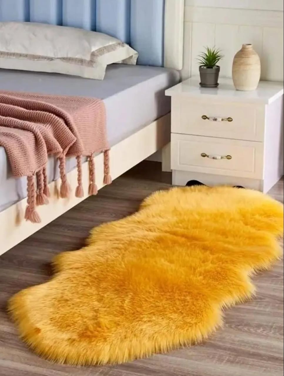 BEDSIDE MAT| 60x120cm Fluffy Bedside & Dashboard Chihuahua Mat – Soft Decorative Rug, Lightweight and portable for home or car décor, Adds a cute and cozy touch to your space.