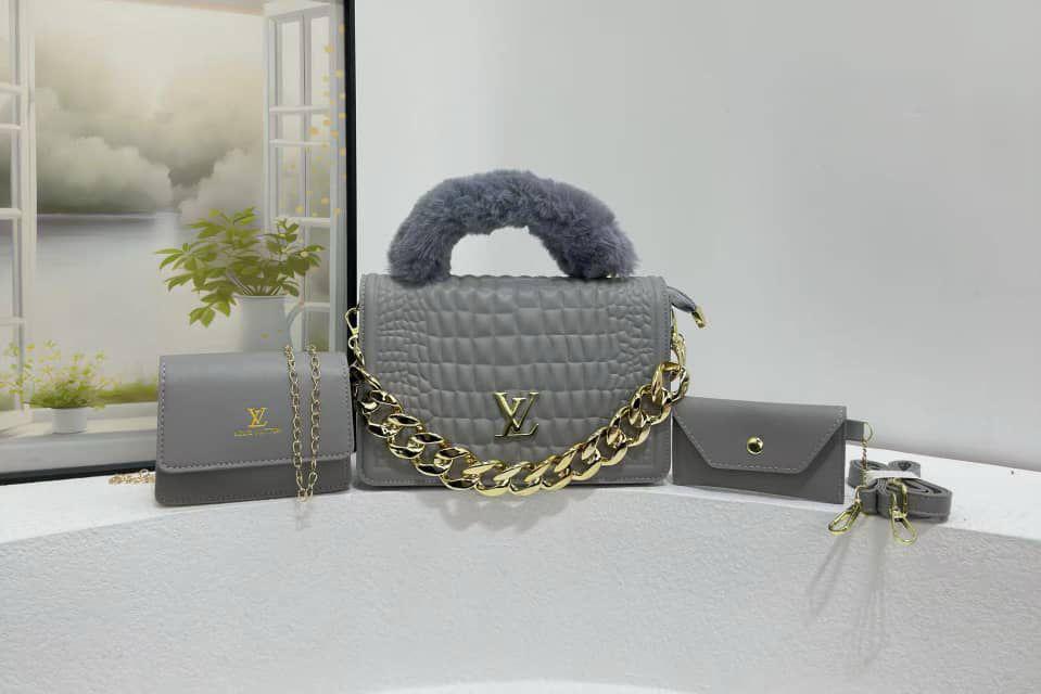 LV HAND BAG| 3‑in‑1 LV Handbag Set – Complete 3‑piece set: handbag, crossbody bag, and matching pouch, Get yours now and enjoy the ultimate fashion versatility!