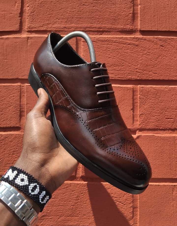 HIGH QUALITY AFFORDABLE LACED  LEATHER OFFICAL MEN SHOES