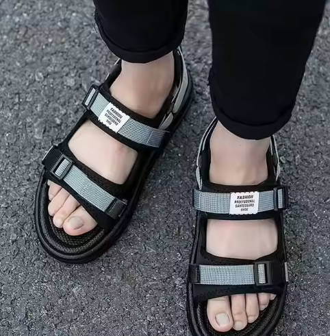 Men sandals Boy shoes beach shoes men's home shoes casual shoes men slipper Men sandals Boy shoes beach shoes men's home shoes casual shoes men slipper Local fast delivery