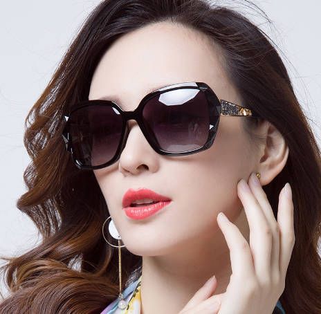 Fast delivery within 1-5 days Fashion Woman Designer Fashion Unisex Sunglasses High Quality Sun Glasses Eyewear Ladies Female Glasses