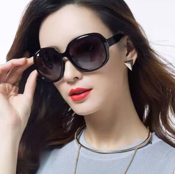 Fashion Women Designer Fashion Unisex Sunglasses High Quality Sun Girl Glasses Eyewear Ladies Female Glasses Fast delivery within 1-5 days