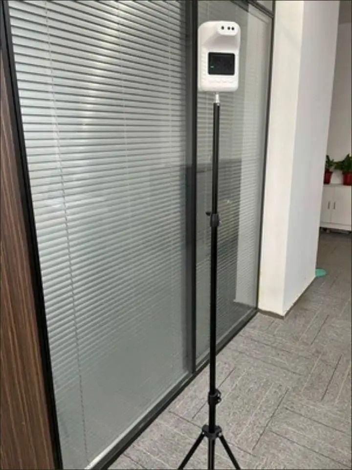 UltraReach 2.1M Extendable Aluminum Tripod Stand: Compact and Versatile for Professional Use, Perfect for Photography, LED Video Lighting, Flash Photography, and Selfie Shots