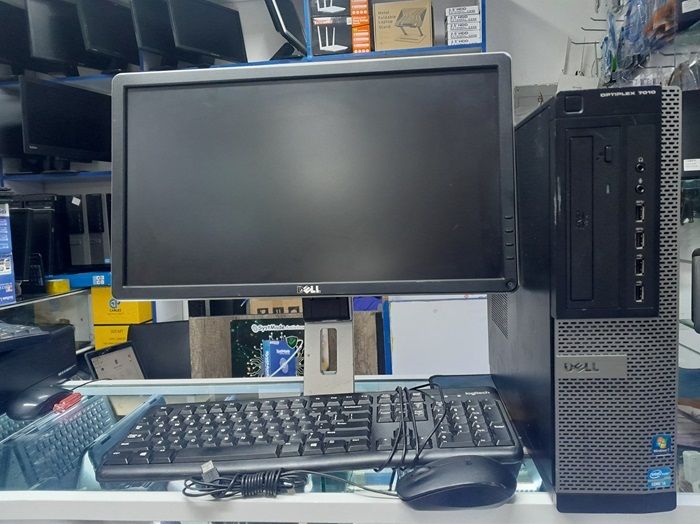 Refurbished Dell OptiPlex Desktop Complete set - Core I5 3.0GHz 4GB RAM 500GB English Keyboard Windows 11 19" monitor+ FREE Foam Cleaner