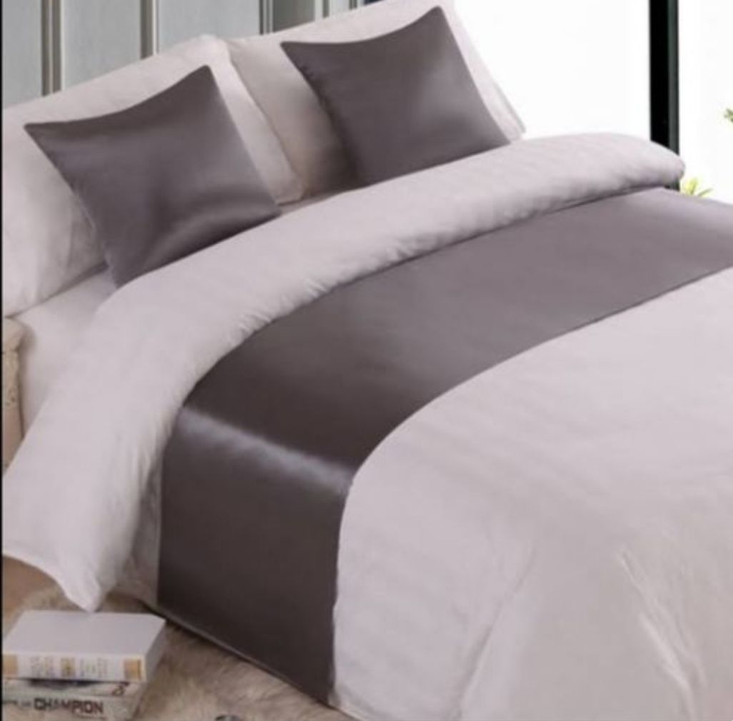 Satin Bed Runners With 2 Pieces Of Matching Cushion Covers-Size:King Size