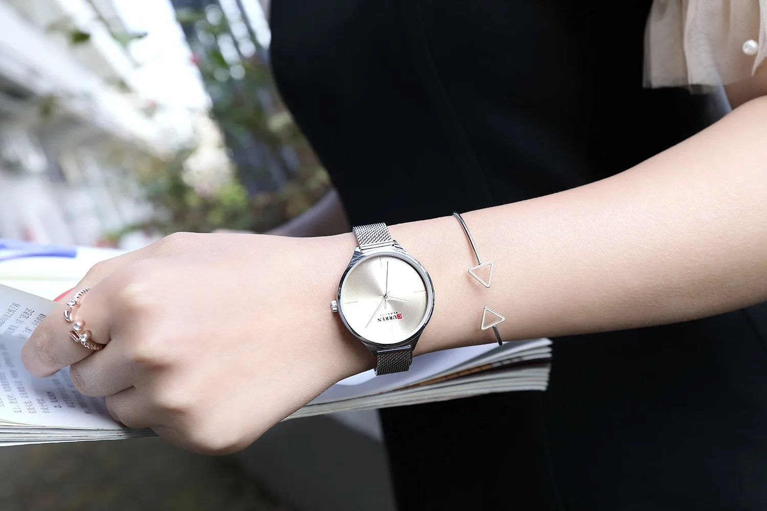 2025 Best-Selling Women’s CURREN Waterproof Quartz Watch Mesh Band Stainless Steel or Leather Strap, Thin, Stylish Dial Casual Fashion Leisure Sports Thoughtful Ladies Gift Simple yet Elegant