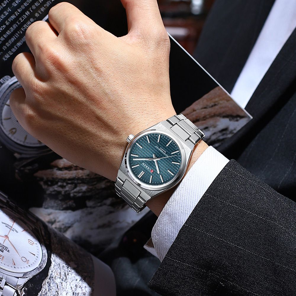 CLASSIC CURREN 2025 Men's Quartz Watch – Elegant and Simple Design Ideal for Fashionable and Sporty Gentlemen Large Dial Luminous Display Stainless Steel Strap Style and Functionality RE-DEFINED