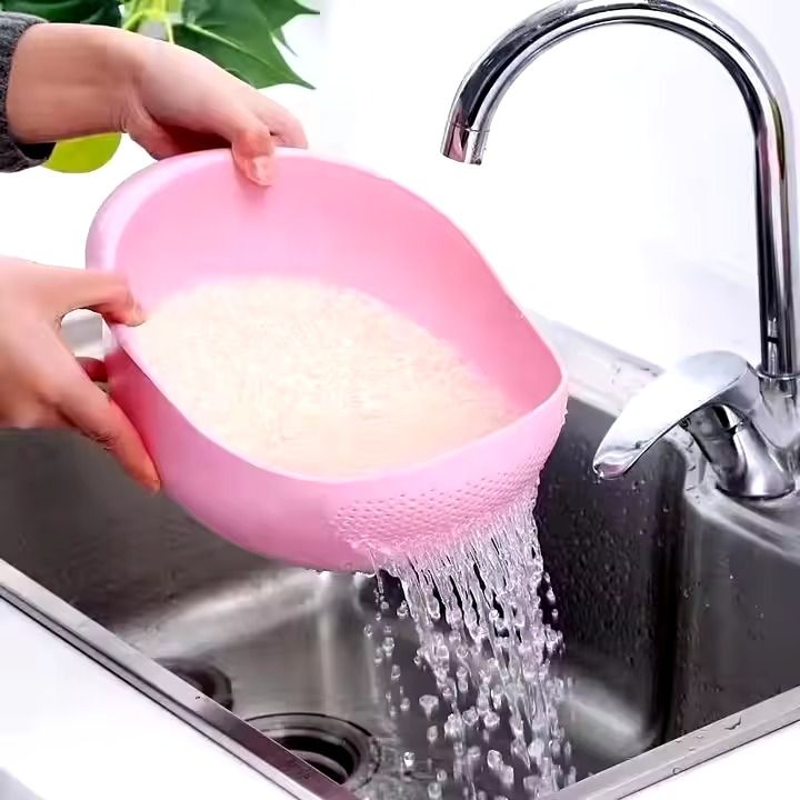 Plastic Drain Basket for Washing Rice, Fruits, and Vegetables, Also Usable As a Fruit Platter