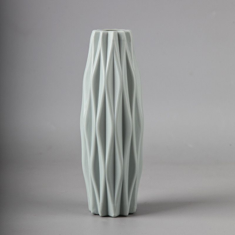 Nordic Table Matte Spiral Stripe Shape Plastic Vase for Living Room Vase Home Decoration