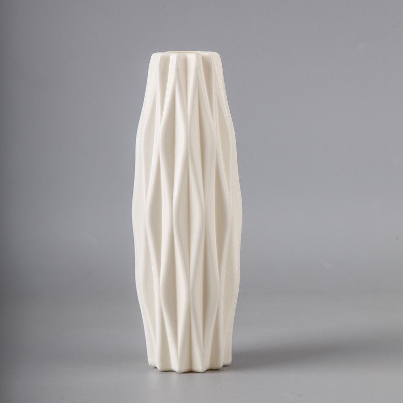 Nordic Table Matte Spiral Stripe Shape Plastic Vase for Living Room Vase Home Decoration