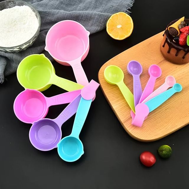Plastic Measuring Cups and Spoons Set for Baking Cake Baking Milk Powder Multiple Sizes Scoop