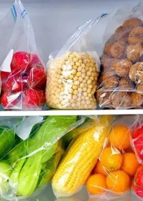 Re-usable Ziplock Fridge Food Storage Bags Food Packaging bags Lock Tight - 25 pcs Preserve freshness Prevents comtamination Convenientb for travel Recycled Reduce odor transfer environment friendly