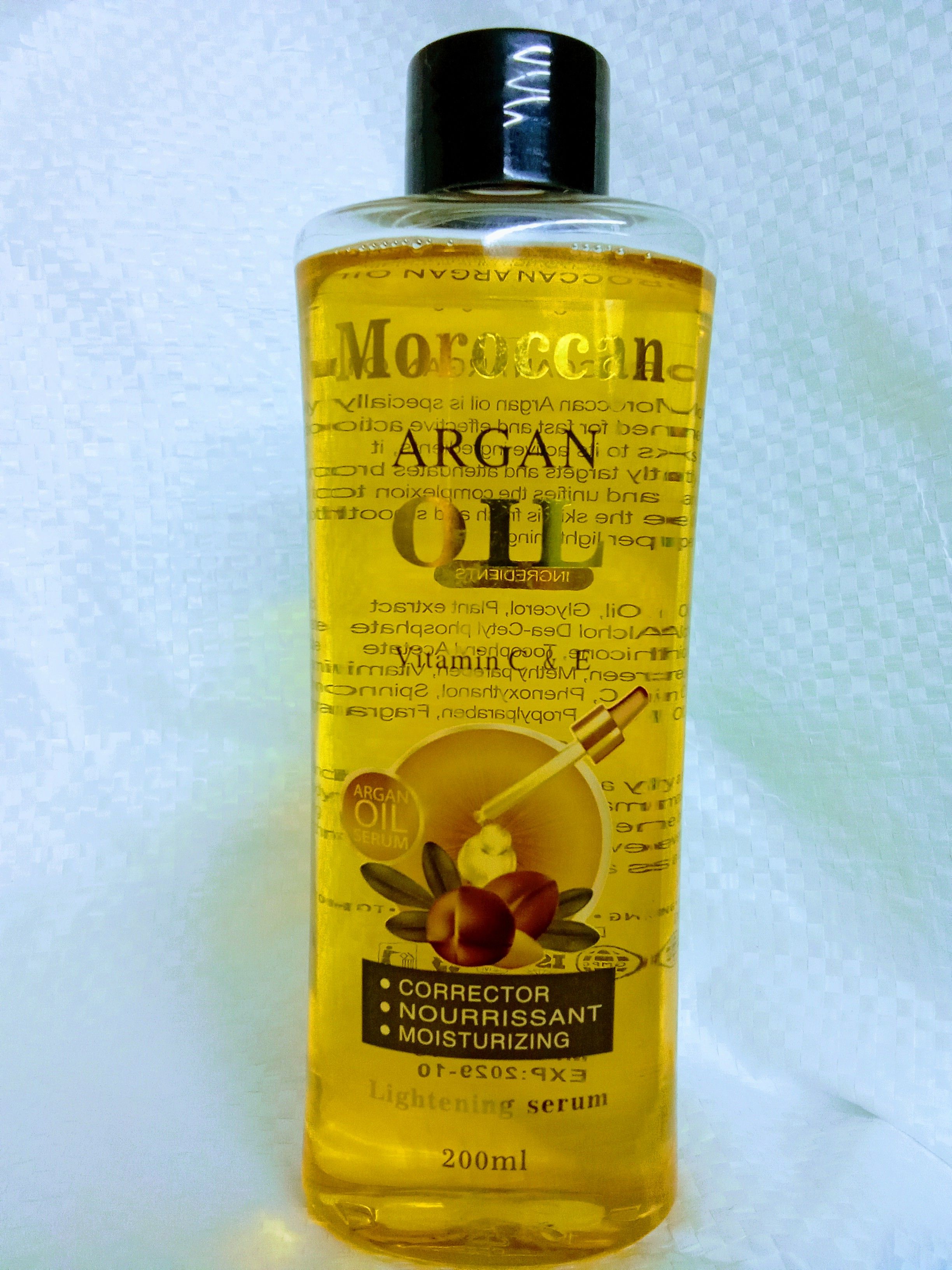 Moroccan Argan Oil  with Vitamin C & E, help in hydrating ,nourishing and revitalize skin,Argan oil helps remove acne,protect skin from sun damage,remove wrinkles giving a lovely healthy skin.