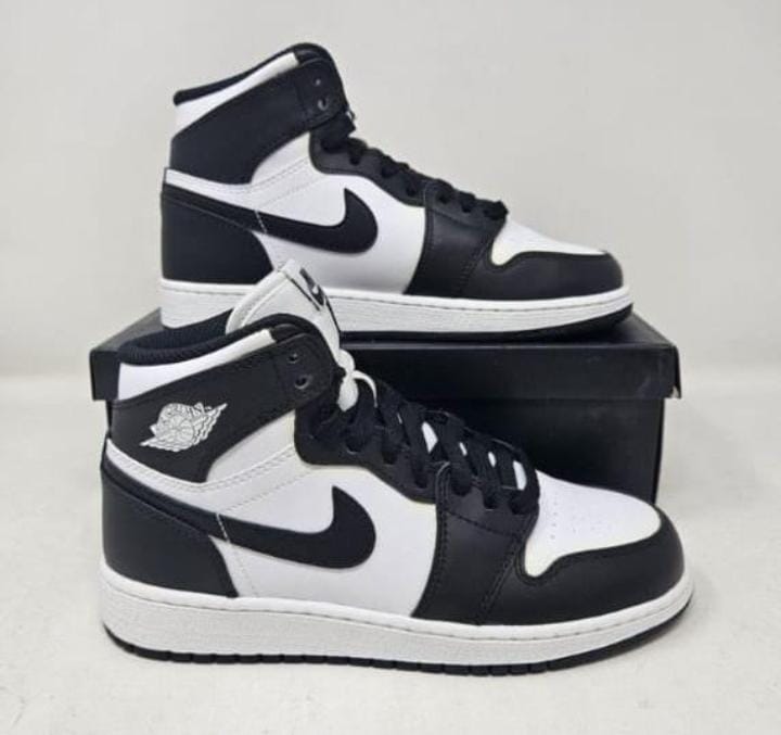 New arrival⚡high Quality Best 🔥 J1 High Cut💯💥 breathable Unisex 🌟 sneaker shoes 🔥🔥