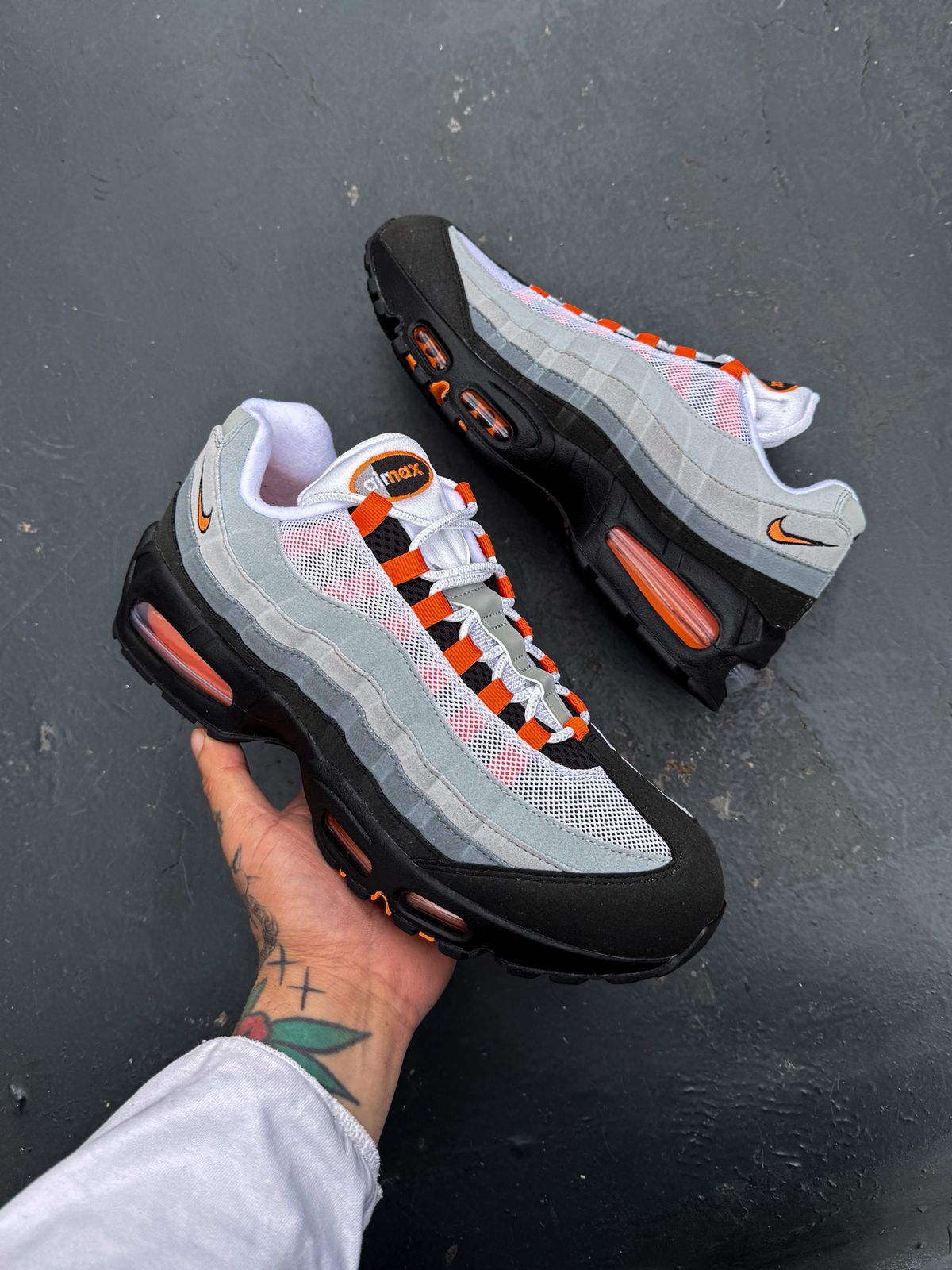 Latest 🔥Original Niike Air Max 95 Mandarin Quality 🔥 cute and demure ✴️breathable  Unisex Sneakers🔥🔥